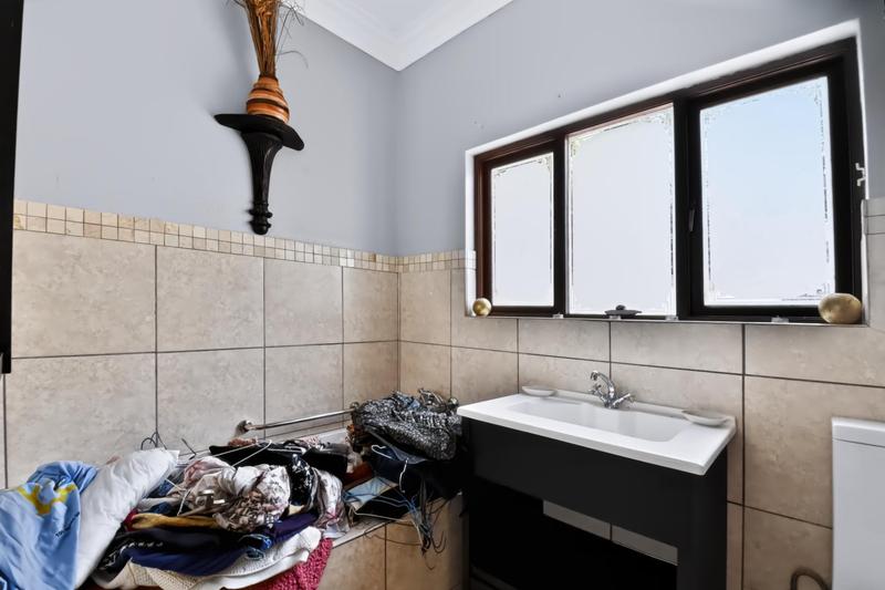 6 Bedroom Property for Sale in Northcliff Gauteng