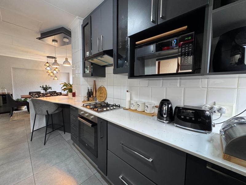 3 Bedroom Property for Sale in Pinehaven Gauteng