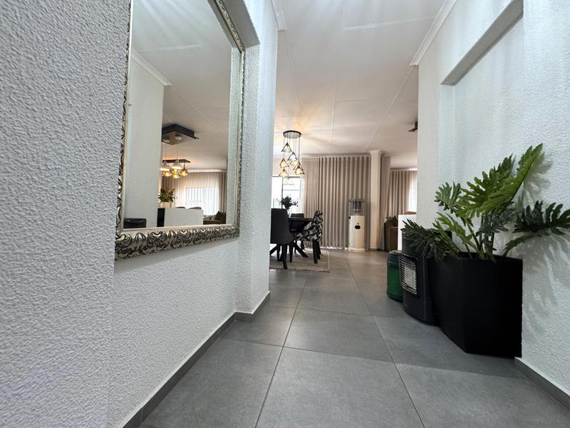 3 Bedroom Property for Sale in Pinehaven Gauteng