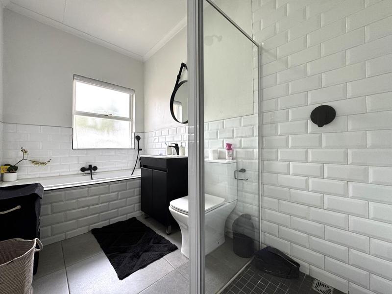 3 Bedroom Property for Sale in Pinehaven Gauteng