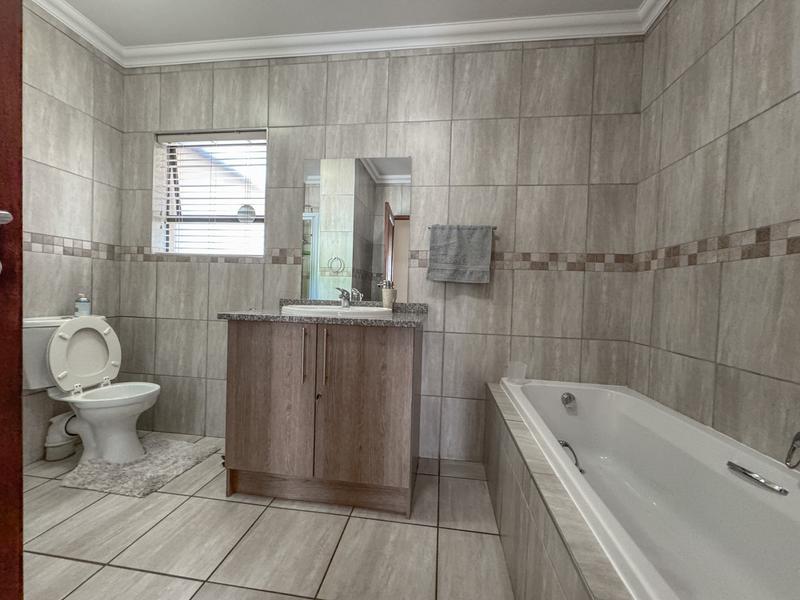3 Bedroom Property for Sale in Midstream Hill Gauteng