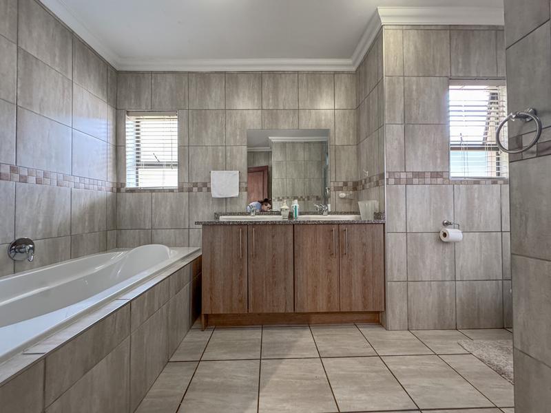 3 Bedroom Property for Sale in Midstream Hill Gauteng