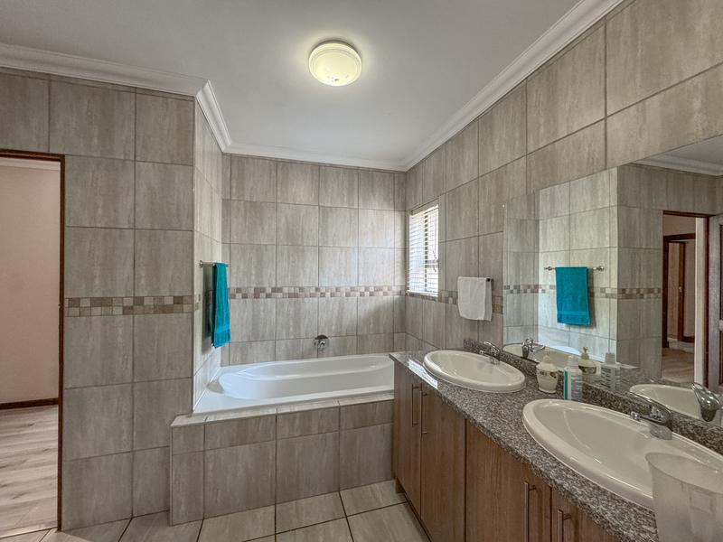 3 Bedroom Property for Sale in Midstream Hill Gauteng