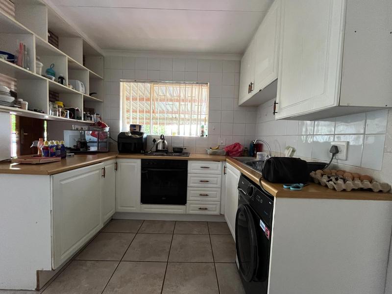 To Let 2 Bedroom Property for Rent in Glen Marais Gauteng