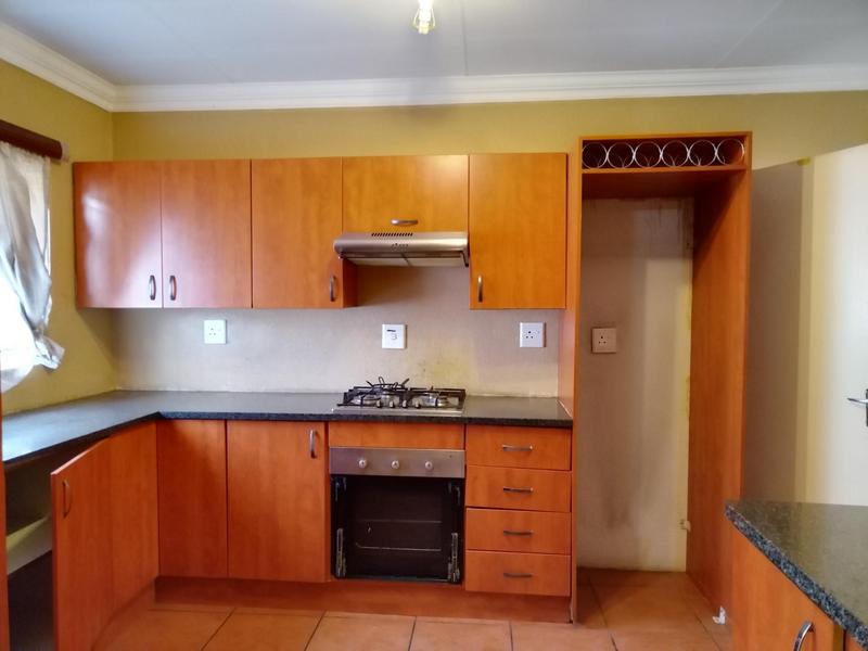 To Let 3 Bedroom Property for Rent in Clayville Gauteng