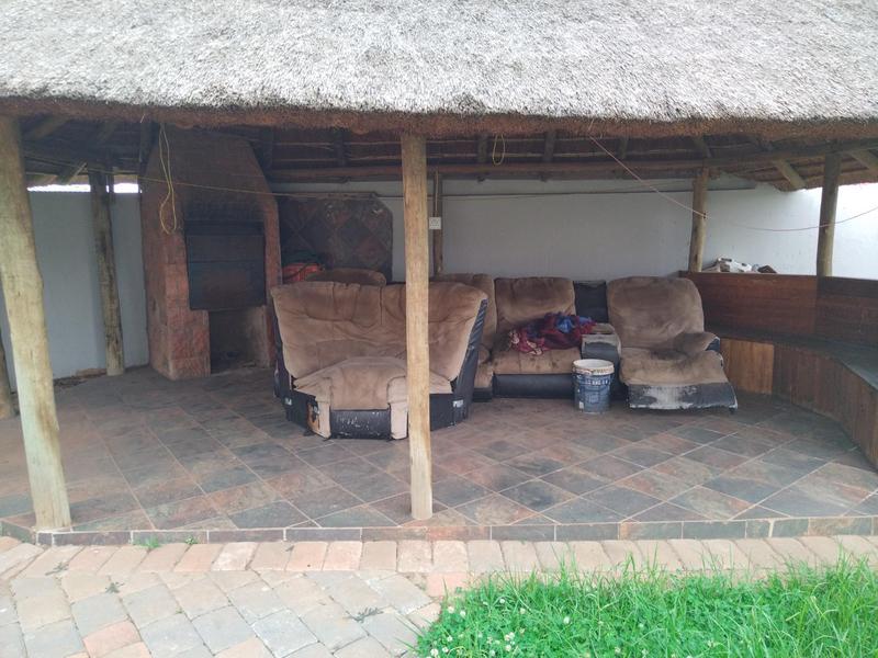 To Let 3 Bedroom Property for Rent in Clayville Gauteng