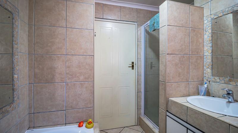 To Let 3 Bedroom Property for Rent in Edenvale Gauteng