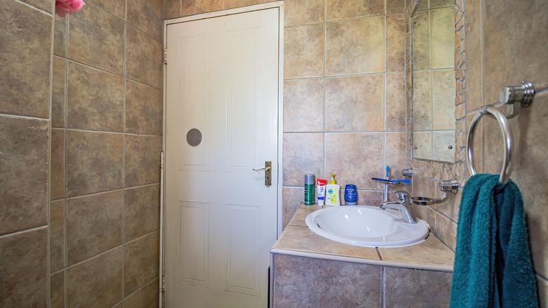To Let 3 Bedroom Property for Rent in Edenvale Gauteng