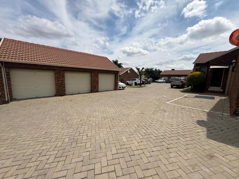 3 Bedroom Property for Sale in The Reeds Gauteng