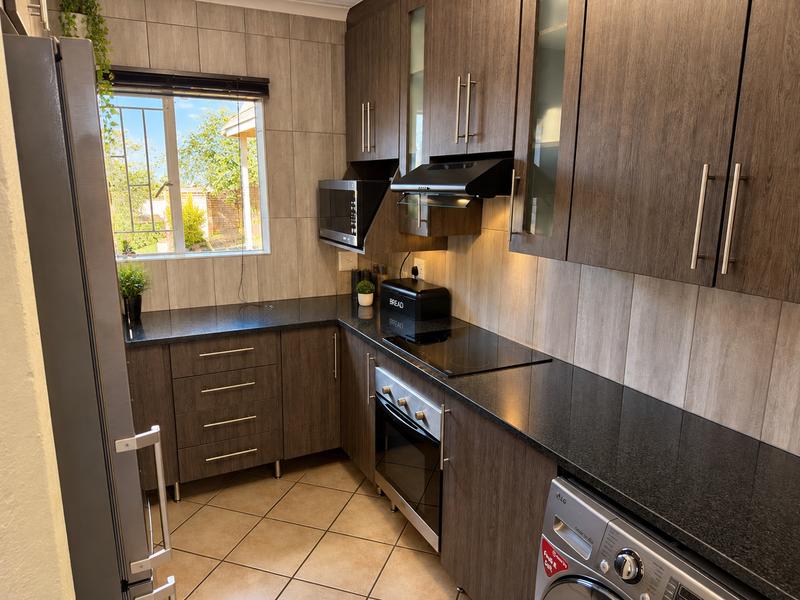 4 Bedroom Property for Sale in Amberfield Gauteng