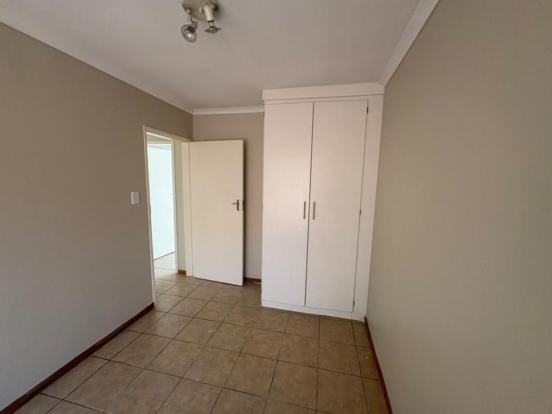 2 Bedroom Property for Sale in Rooihuiskraal Gauteng