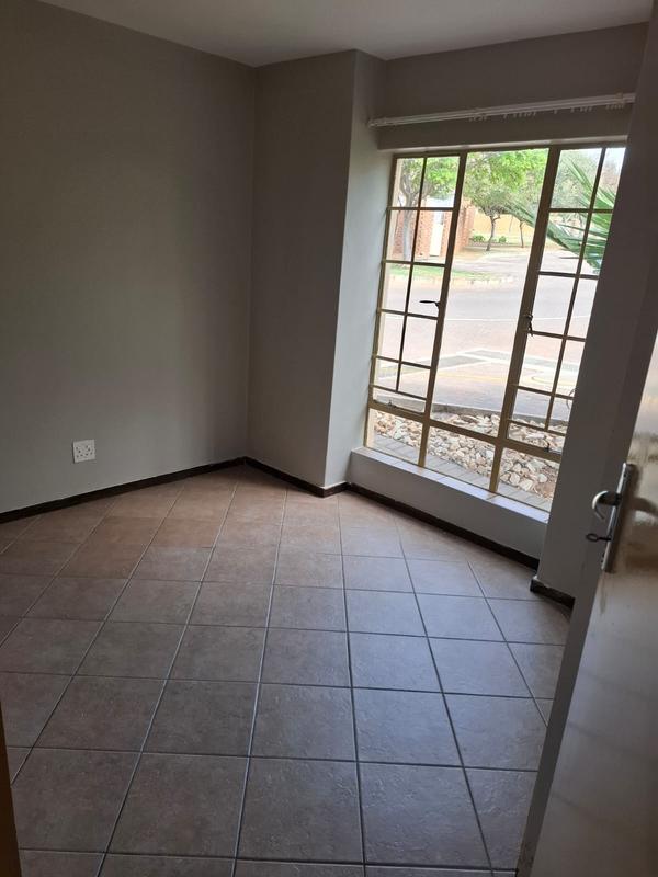 To Let 2 Bedroom Property for Rent in Mooikloof Ridge Gauteng