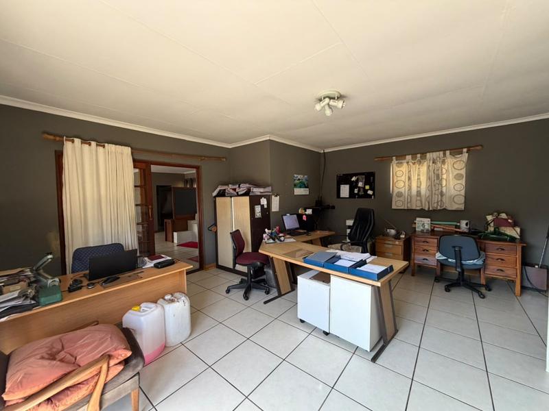 4 Bedroom Property for Sale in Derdepoort Gauteng