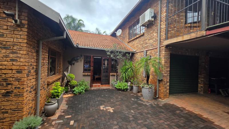 4 Bedroom Property for Sale in Doornpoort Gauteng