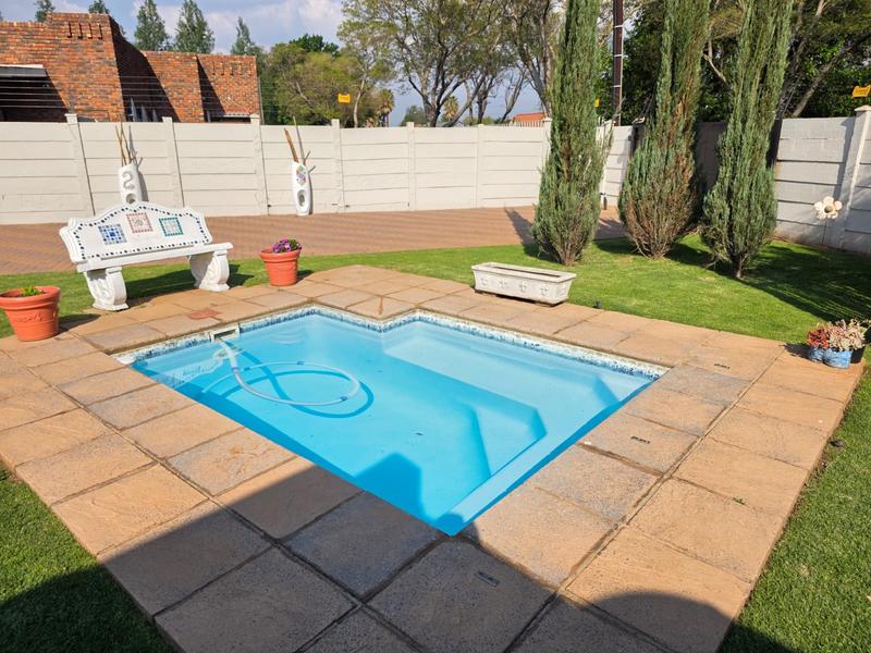 4 Bedroom Property for Sale in Golf Park Gauteng