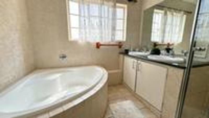 To Let 2 Bedroom Property for Rent in Rivonia Gauteng