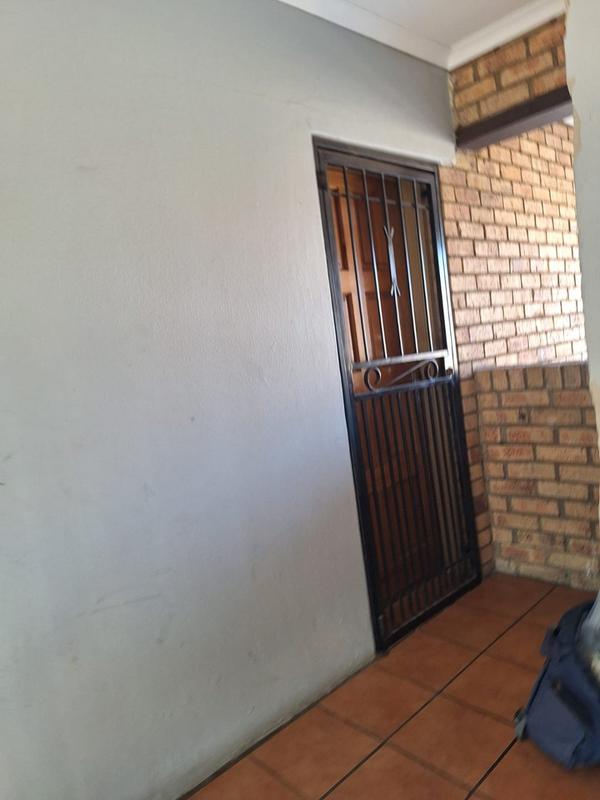 2 Bedroom Property for Sale in North Riding Gauteng