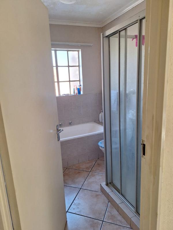 2 Bedroom Property for Sale in North Riding Gauteng