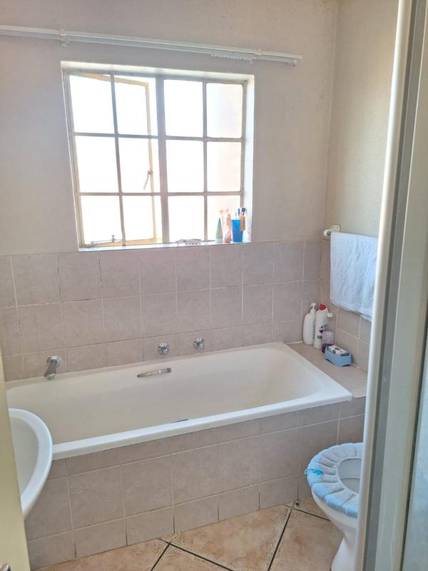 2 Bedroom Property for Sale in North Riding Gauteng
