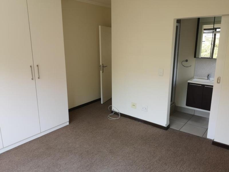 To Let 2 Bedroom Property for Rent in Bryanston Gauteng