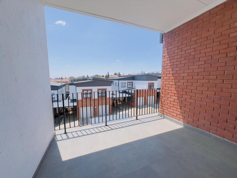 To Let 2 Bedroom Property for Rent in Bryanston Gauteng