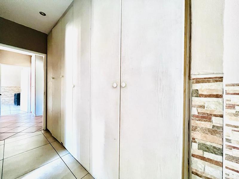 To Let 2 Bedroom Property for Rent in Fourways Gauteng