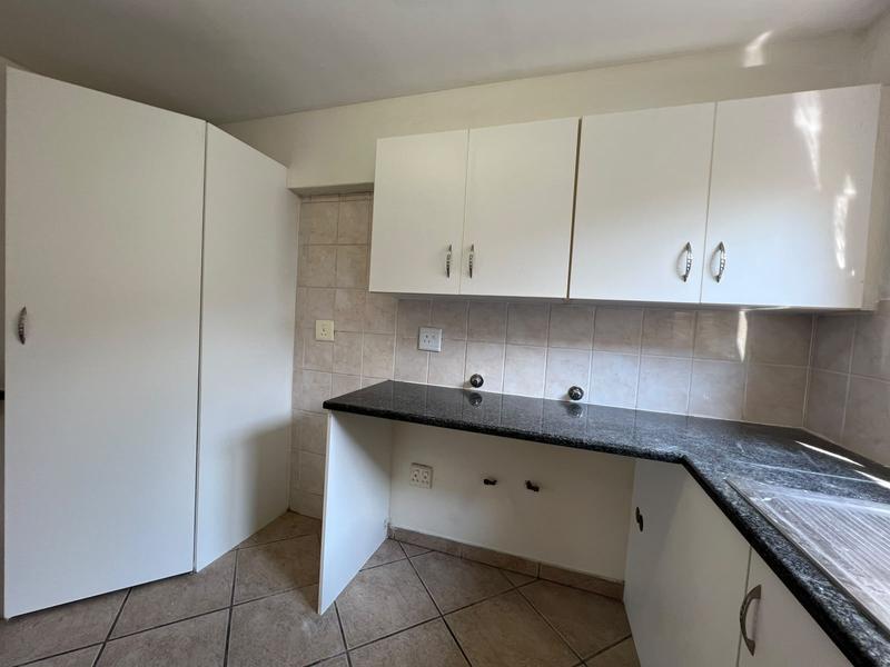 To Let 2 Bedroom Property for Rent in Fourways Gauteng