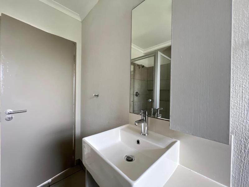 To Let 2 Bedroom Property for Rent in Fourways Gauteng