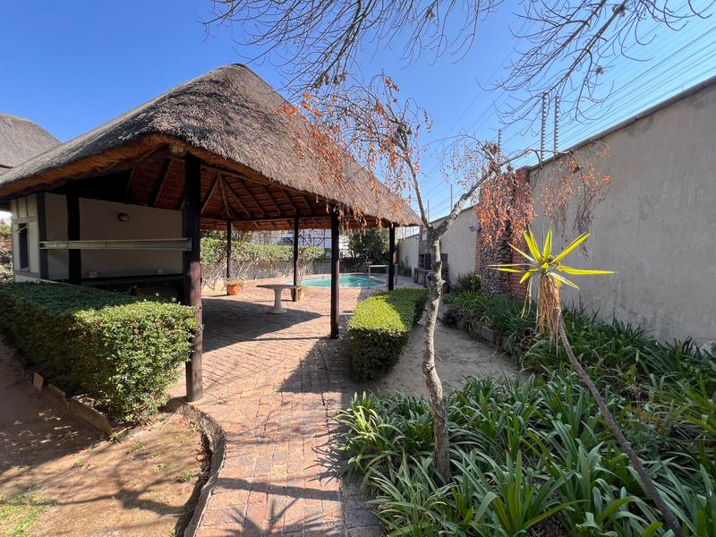 To Let 2 Bedroom Property for Rent in Sunninghill Gauteng