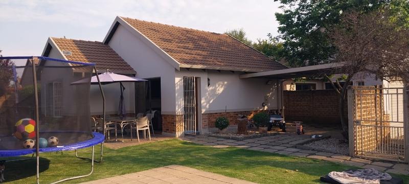 2 Bedroom Property for Sale in Pomona Gauteng