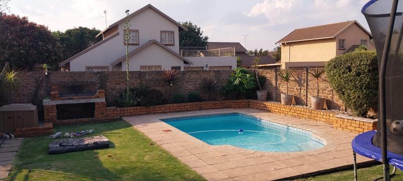 2 Bedroom Property for Sale in Pomona Gauteng