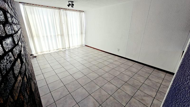 To Let 2 Bedroom Property for Rent in New Redruth Gauteng