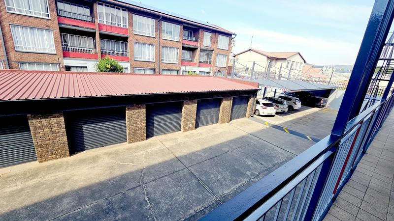 To Let 2 Bedroom Property for Rent in New Redruth Gauteng