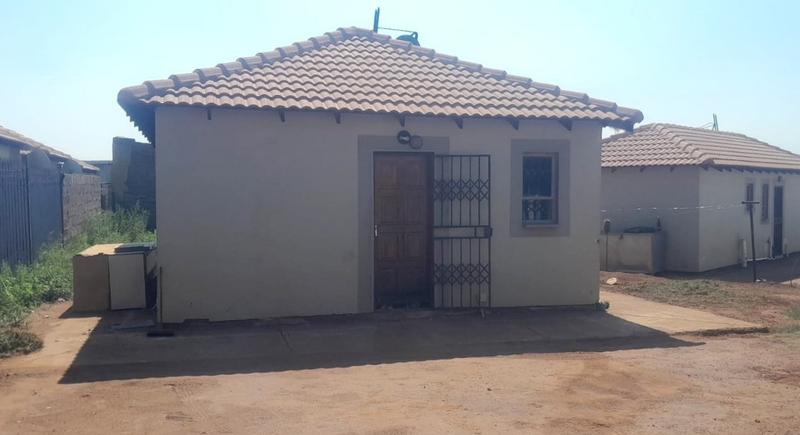 2 Bedroom Property for Sale in Lufhereng Gauteng