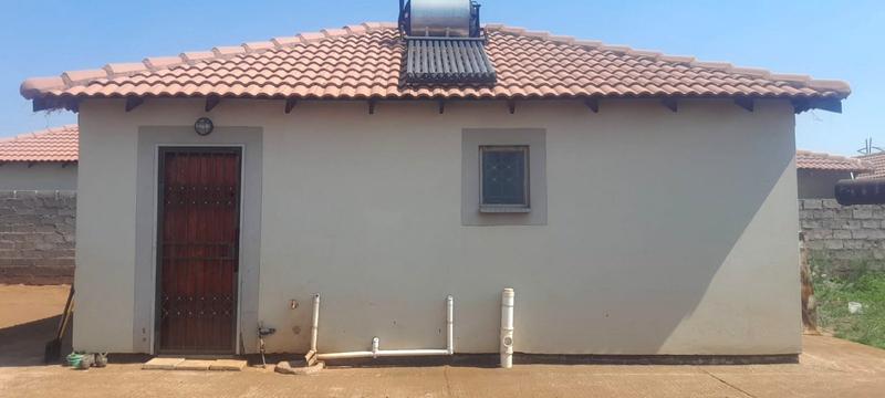 2 Bedroom Property for Sale in Lufhereng Gauteng