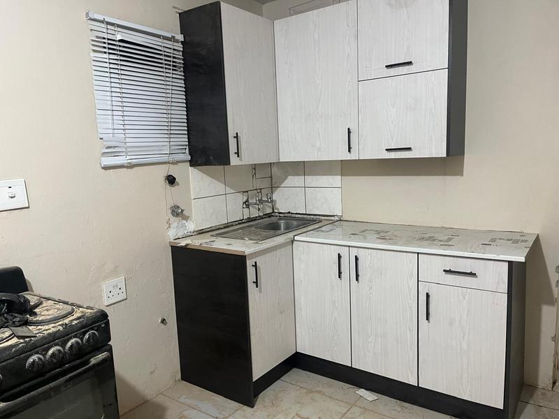 6 Bedroom Property for Sale in Protea Glen Gauteng