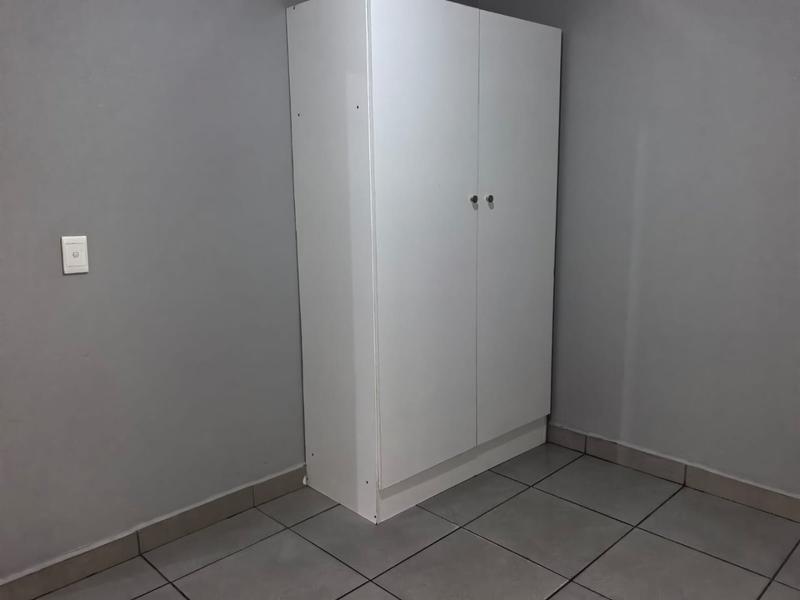 6 Bedroom Property for Sale in Protea Glen Gauteng