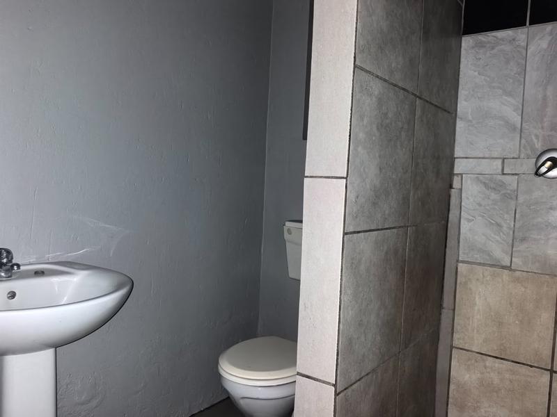6 Bedroom Property for Sale in Protea Glen Gauteng