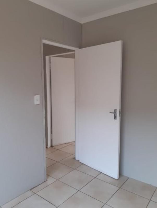 6 Bedroom Property for Sale in Protea Glen Gauteng