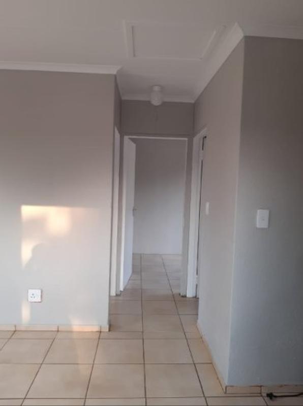 6 Bedroom Property for Sale in Protea Glen Gauteng