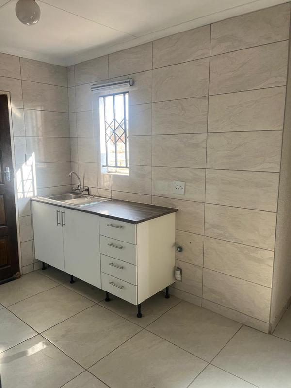 To Let 2 Bedroom Property for Rent in Windmill Park Gauteng