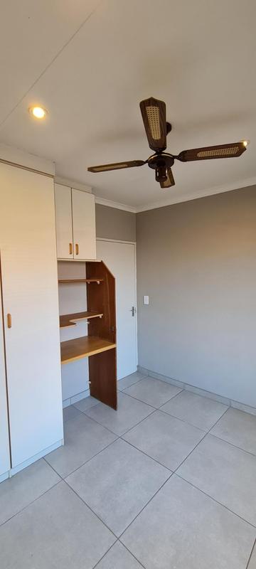 To Let 3 Bedroom Property for Rent in Glen Marais Gauteng