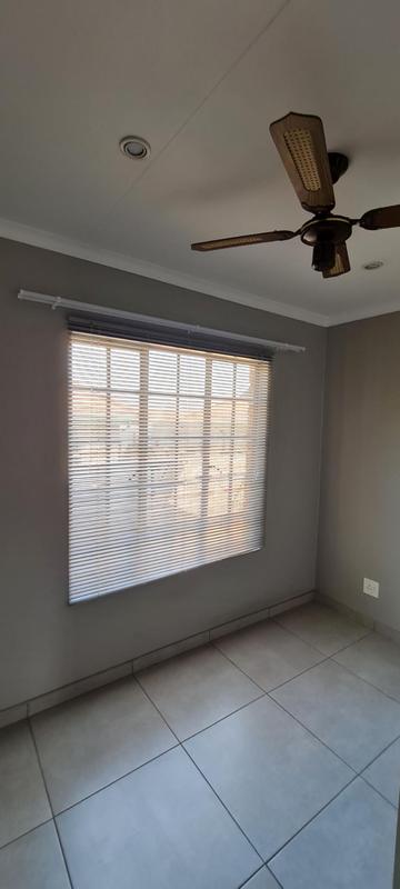 To Let 3 Bedroom Property for Rent in Glen Marais Gauteng