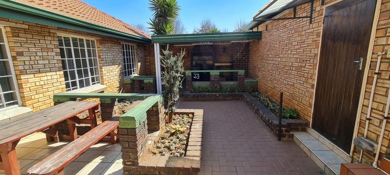 To Let 3 Bedroom Property for Rent in Glen Marais Gauteng