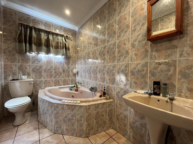 To Let 3 Bedroom Property for Rent in Glen Marais Gauteng