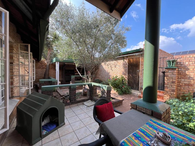 To Let 3 Bedroom Property for Rent in Glen Marais Gauteng