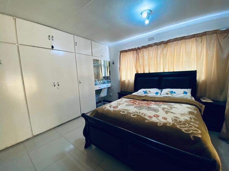 5 Bedroom Property for Sale in Bassonia Gauteng