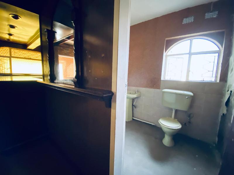 5 Bedroom Property for Sale in Bassonia Gauteng