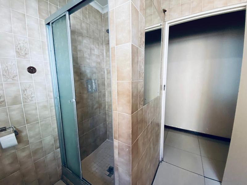 5 Bedroom Property for Sale in Bassonia Gauteng