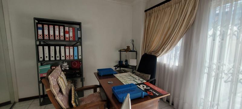 3 Bedroom Property for Sale in Bassonia Gauteng